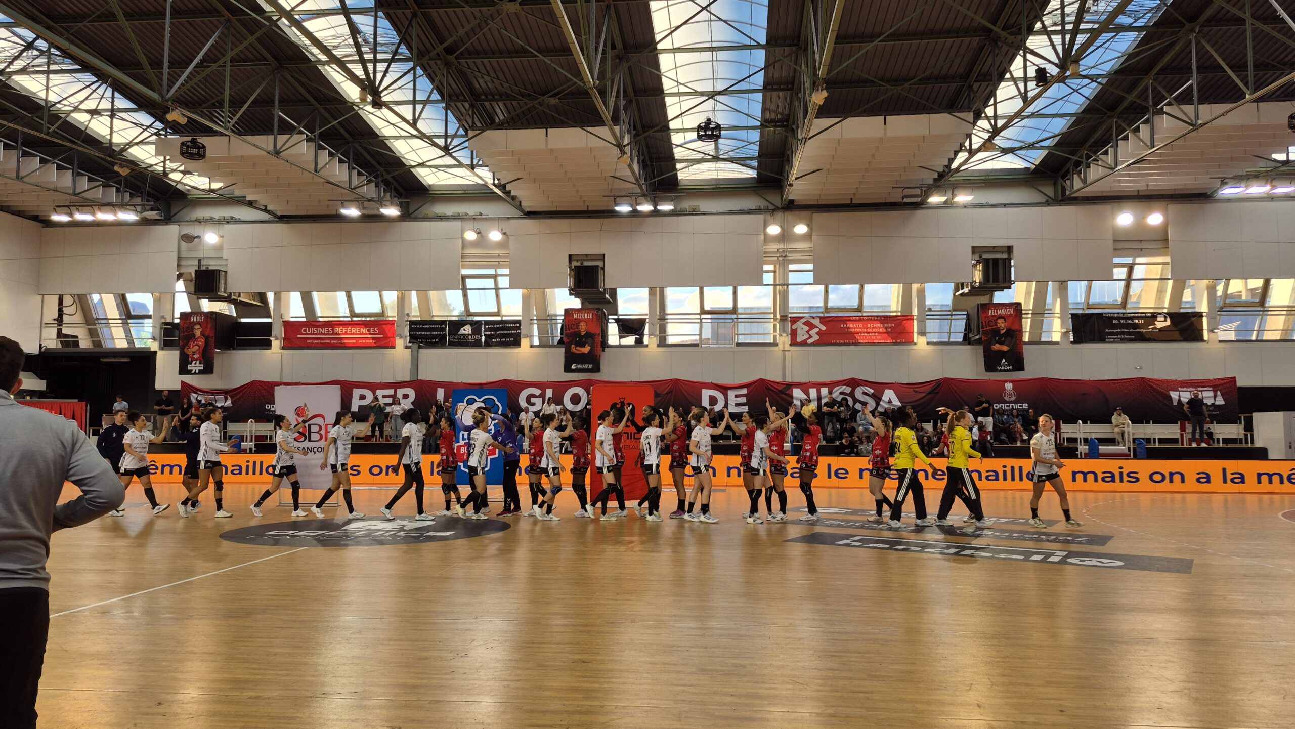 Handball : Les Niçoises s’imposent 30-26 face à Besançon pour leur avant-dernier match de la saison à domicile en Ligue Butagaz